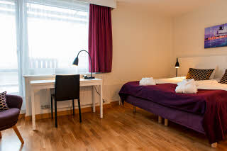 Copyright: : Jimmy Eriksson AB, Kocksgatan 17K, 116 24 Stockholm, +46 703 73 44 29, info@jimmyeriksson.se Scandic Sjofartshotellet, superior extra
